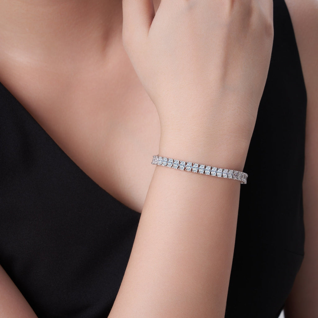 A Luxurious And Fashionable Minimalist Jewelry Bracelet Featuring Top - quality Moissanite, Made Of S925 Silver Electroplated With Platinum. - LADYLINE X
