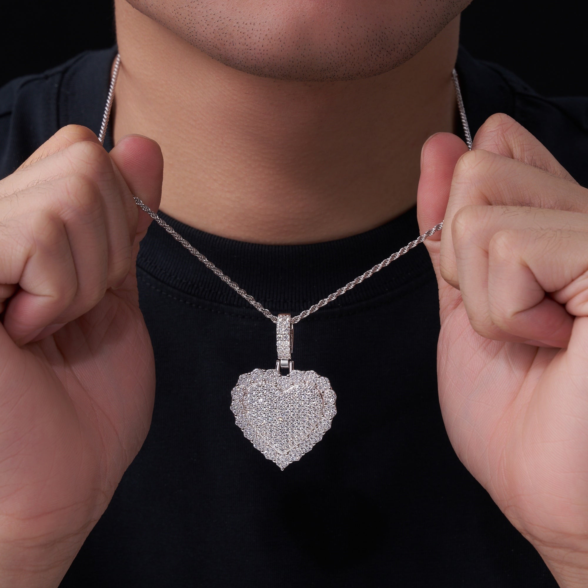 A Luxurious And Fashionable Minimalist Jewelry Pendant Necklace Set With Top - quality Moissanite, Made Of S925 Silver Electroplated With Platinum. - LADYLINE X