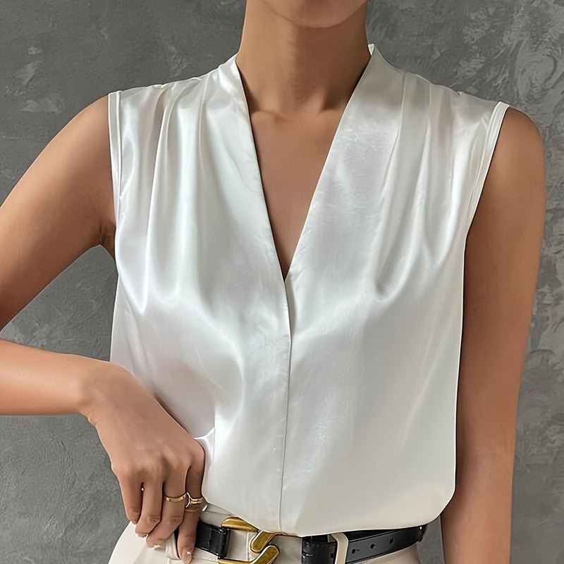 Cropped Sleeveless Inner Top With A V - neck And Wide Shoulders - LADYLINE X