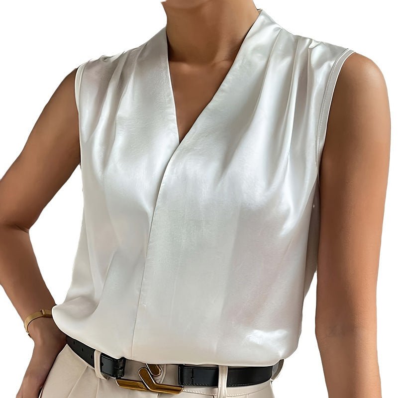Cropped Sleeveless Inner Top With A V - neck And Wide Shoulders - LADYLINE X