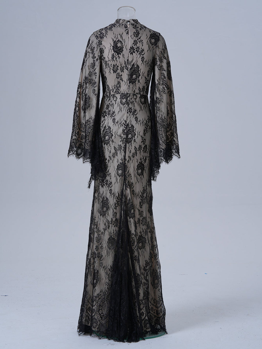 Long Sleeve Round Neck Sexy Lace Banquet Dress - LADYLINE X