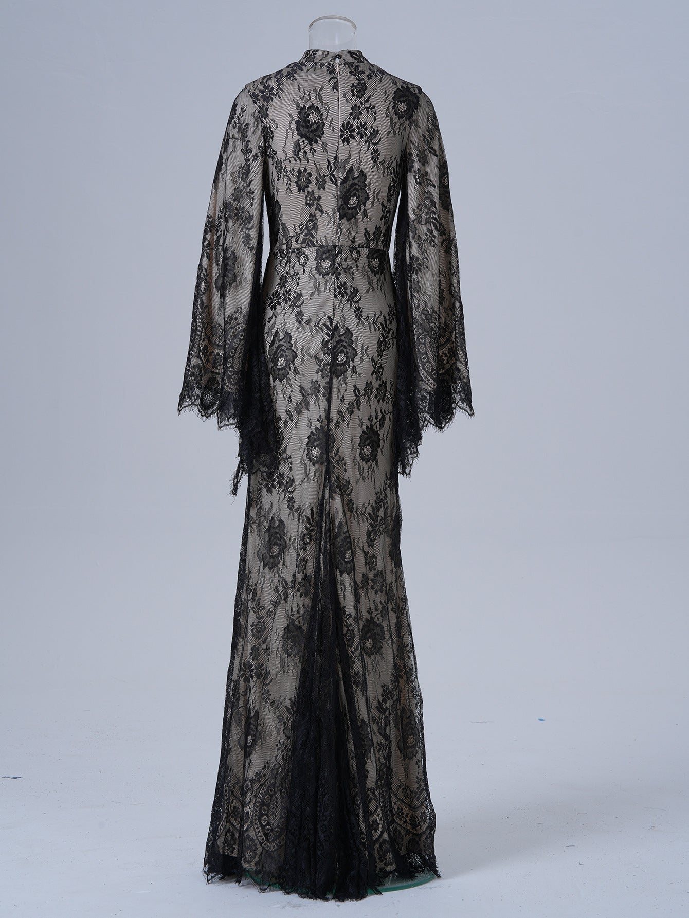 Long Sleeve Round Neck Sexy Lace Banquet Dress - LADYLINE X