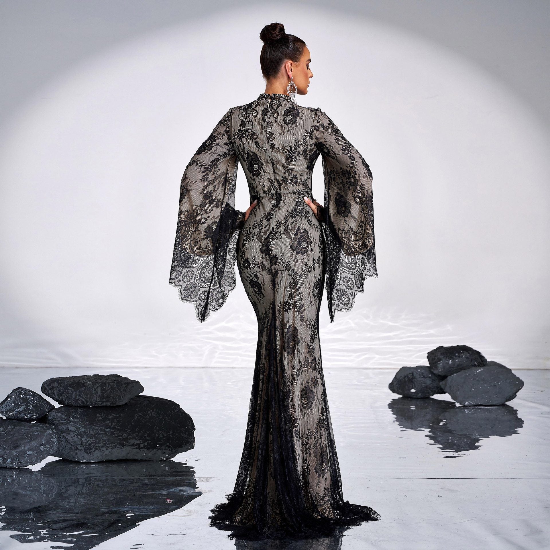 Long Sleeve Round Neck Sexy Lace Banquet Dress - LADYLINE X