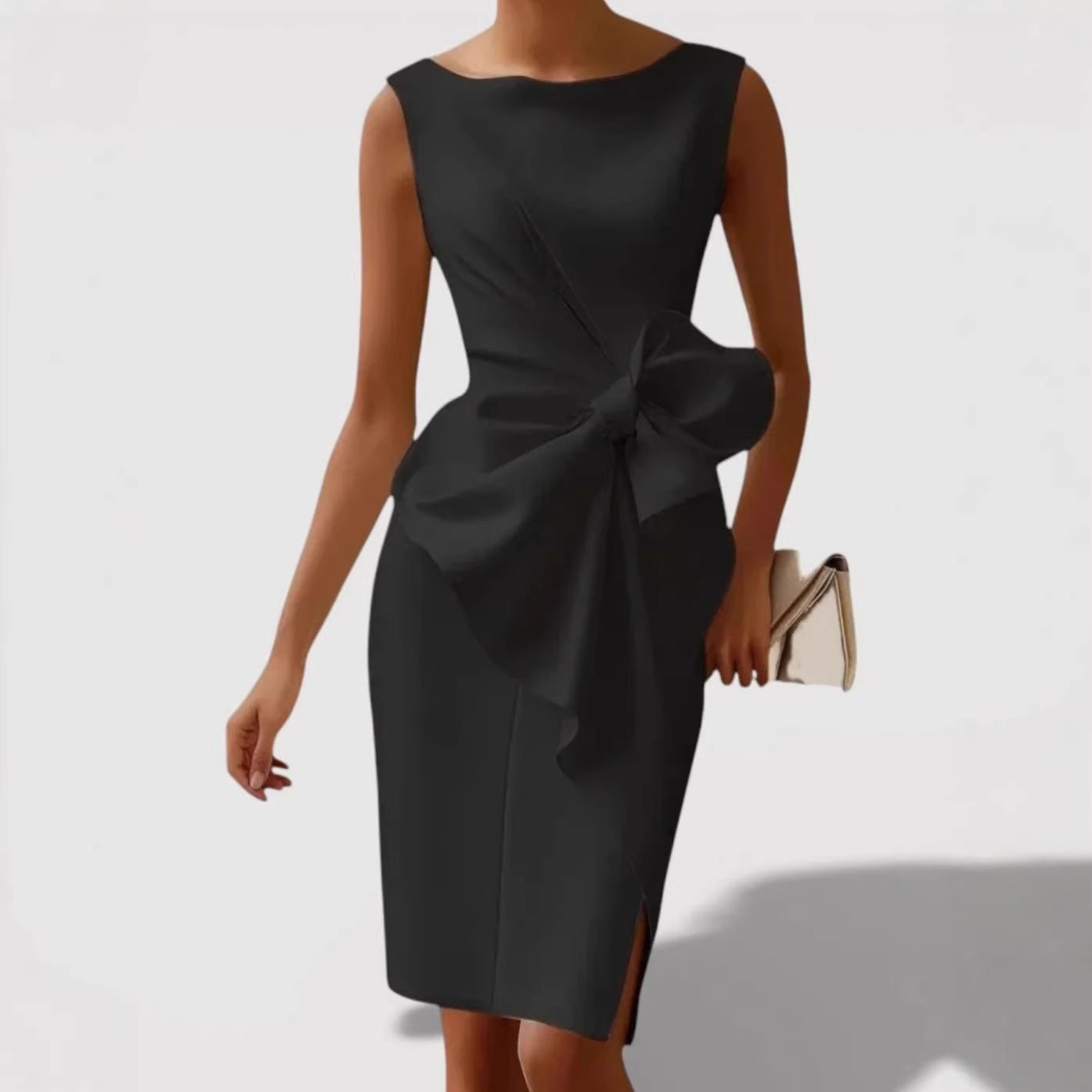 Mid - length Fitted Dress With A Cinched Waist And Bow Detail - LADYLINE X