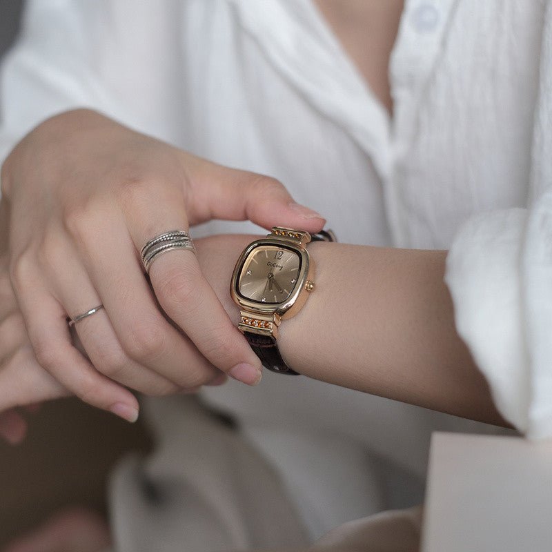 Retro - style Womens Watch With A Minimalist Petite Square Design - LADYLINE X