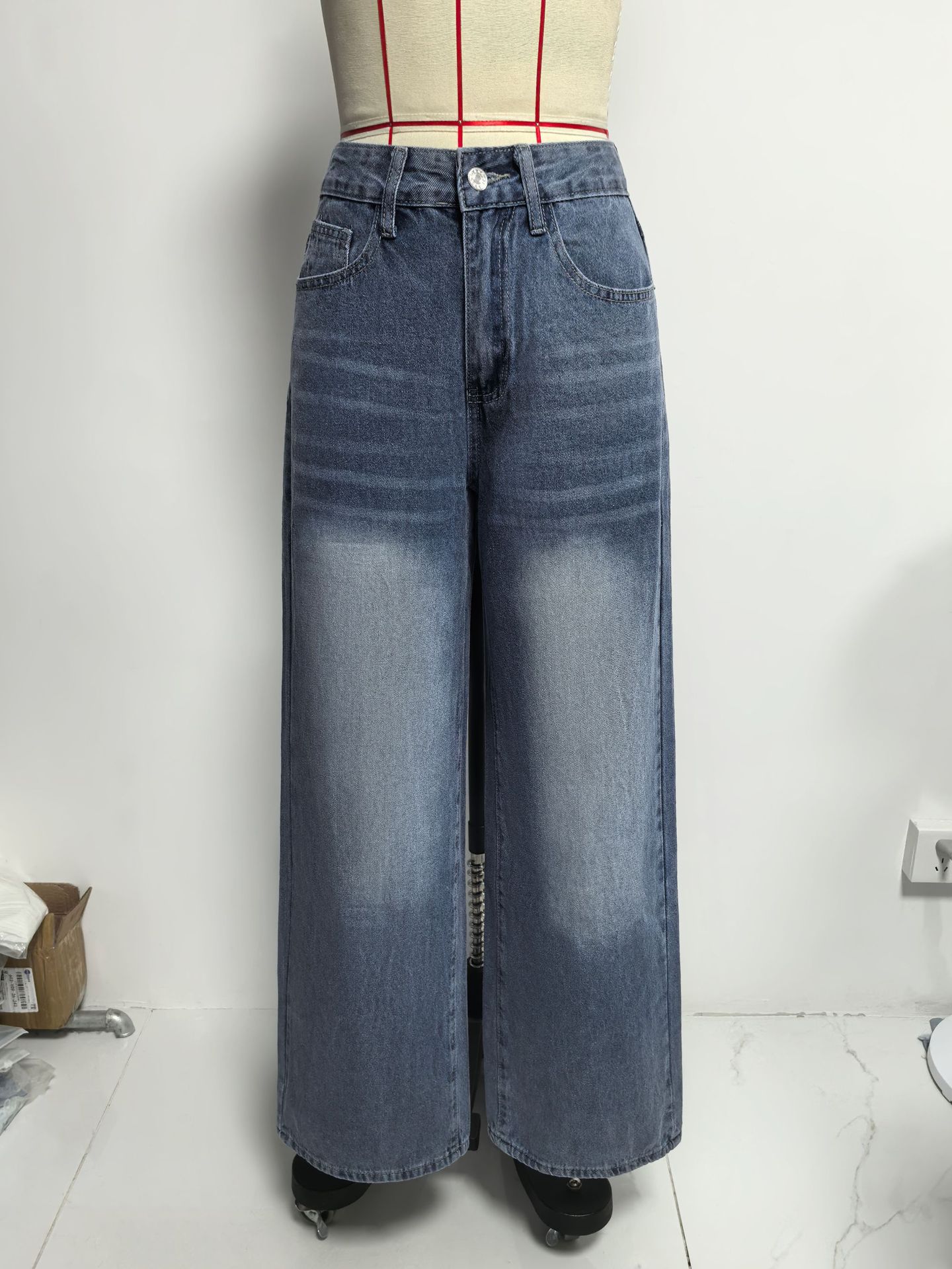 Washed Vintage Jeans - LADYLINE X