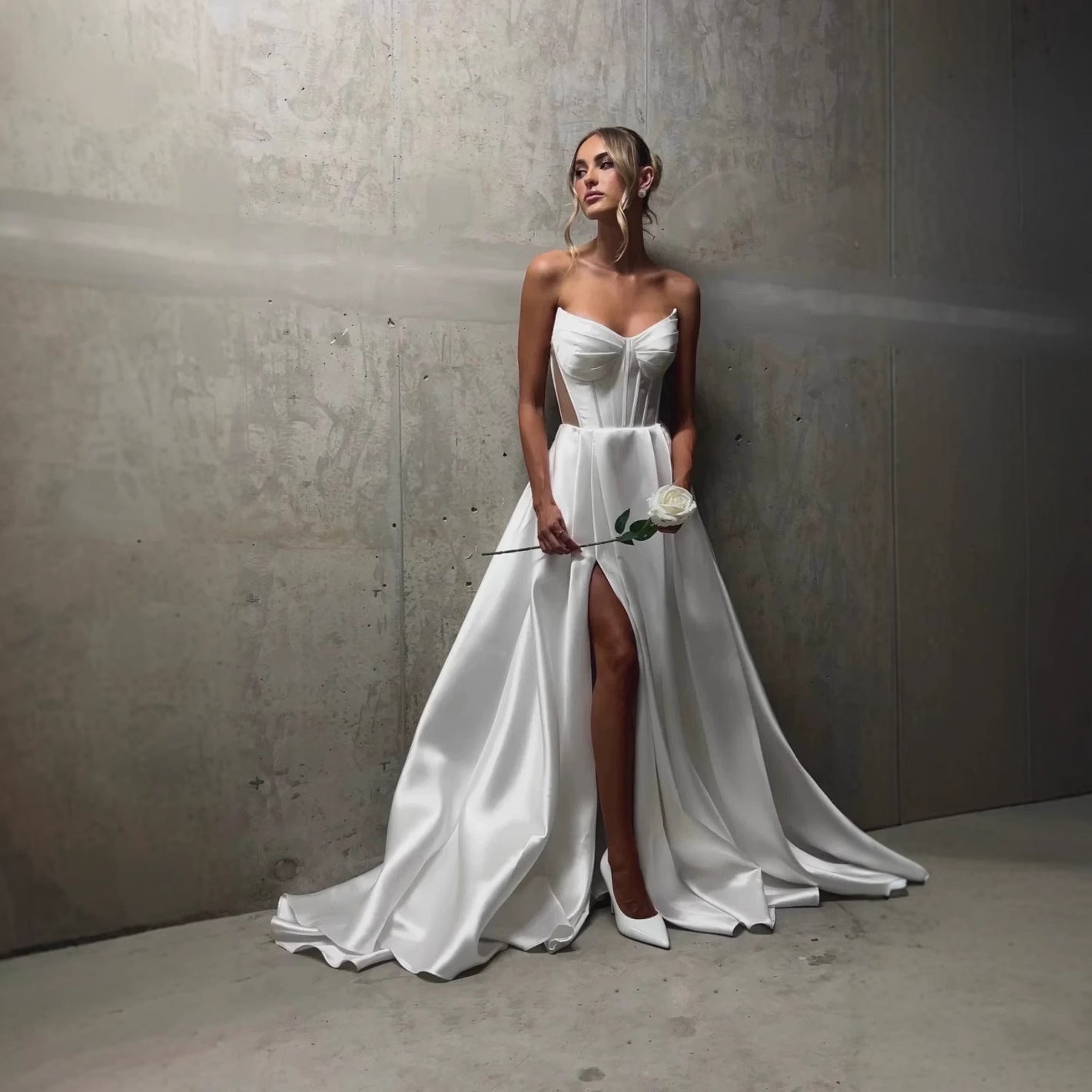 White Satin Slit Pocket Bandage Wedding Dress - LADYLINE X