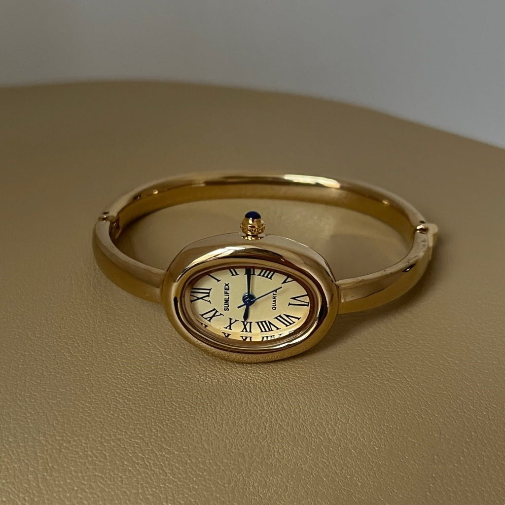 Women's Oval Roman - Numeral Bracelet Watch - LADYLINE X
