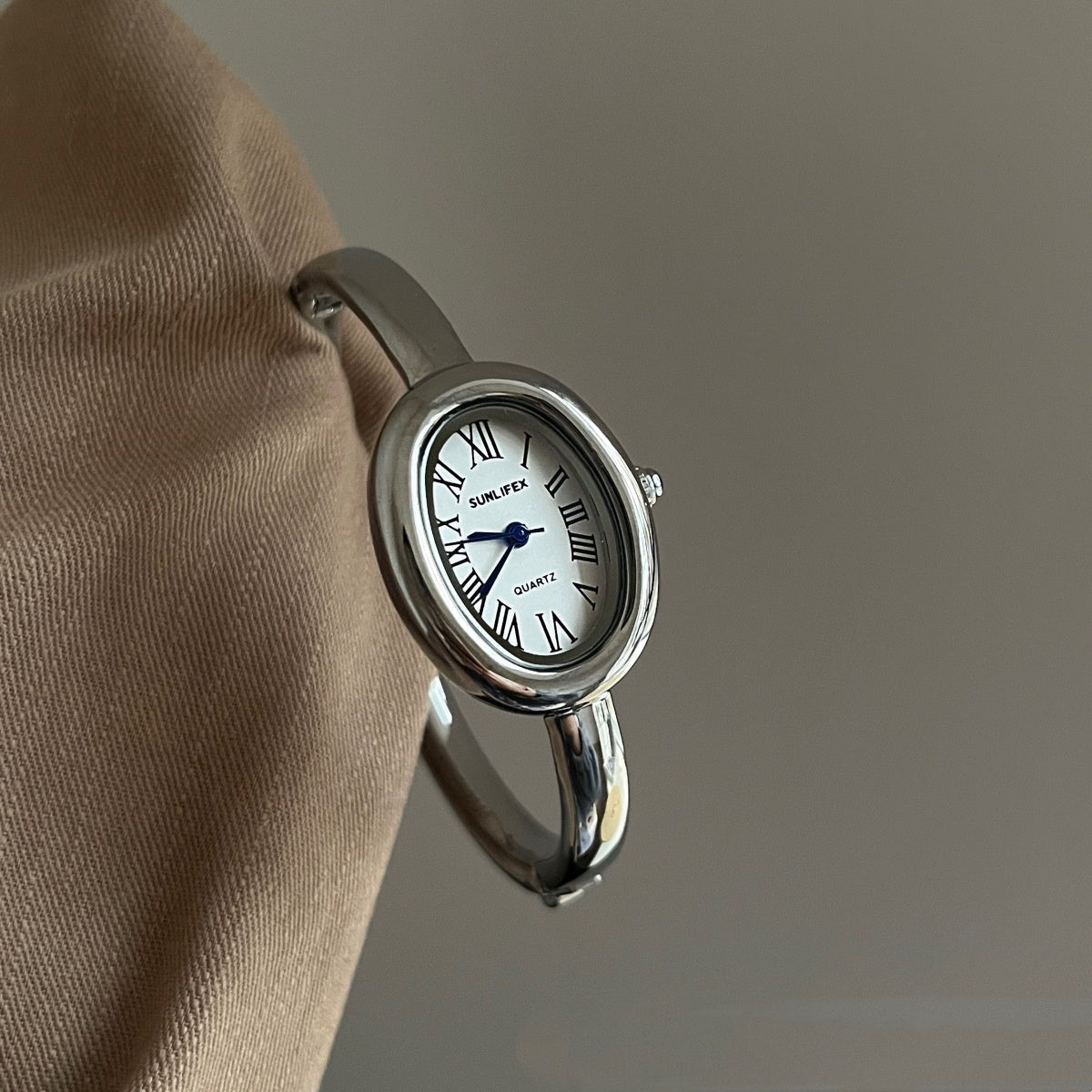 Women's Oval Roman - Numeral Bracelet Watch - LADYLINE X