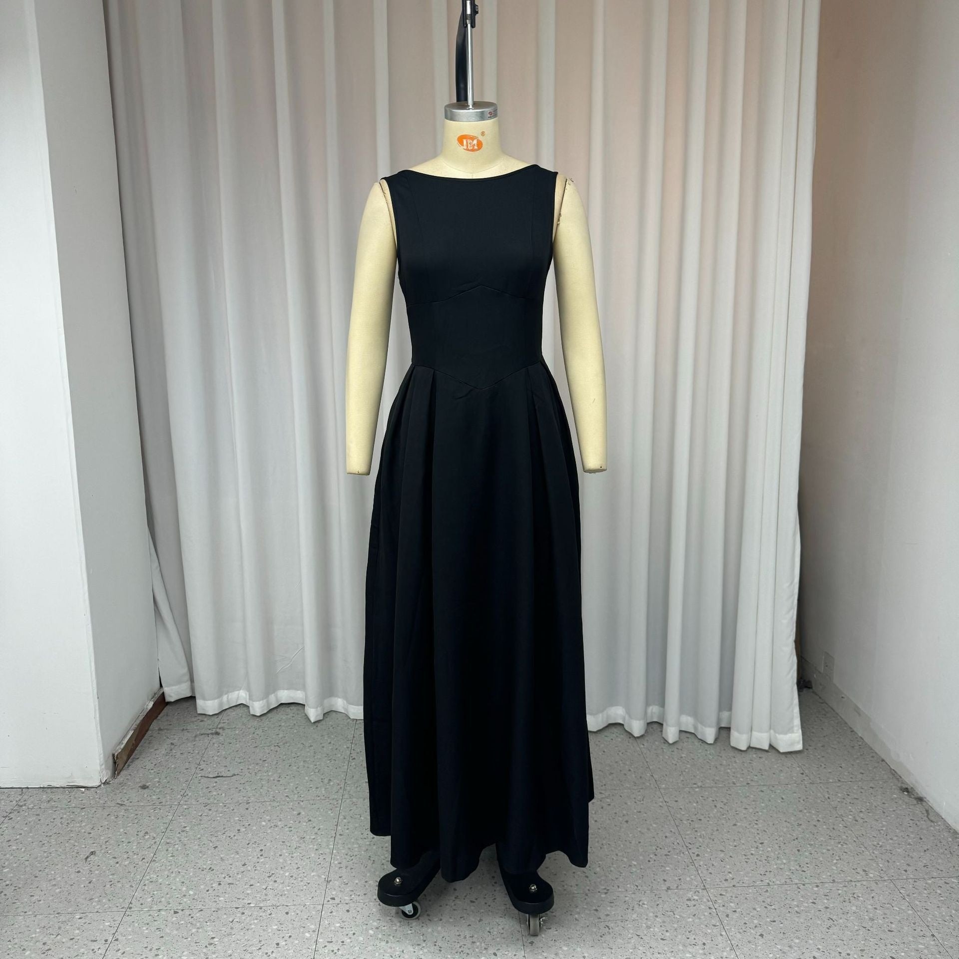 Women's Sleeveless Solid Color Hollow - out Cinched Dress - LADYLINE X